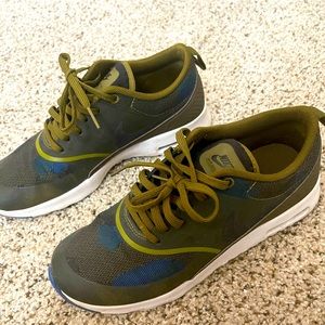 Nike Air Max Thea Green / Blue Retro Look Running Shoes